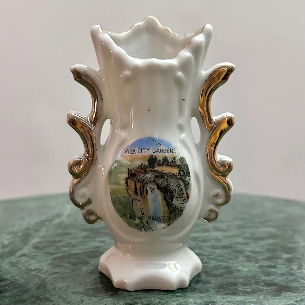Vintage Rock City Gardens Lookout Mountain Miniature Vase Made in Occupied Japan